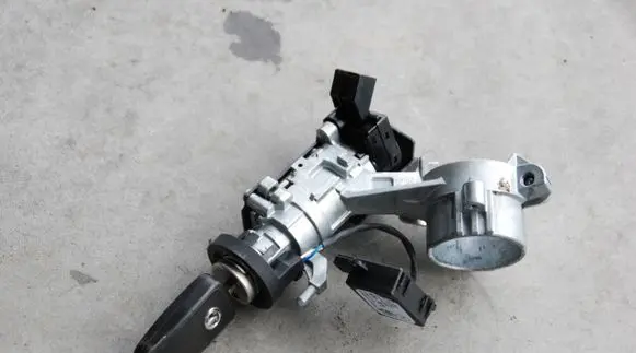 Opel Zafira C Ignition lock 130KM