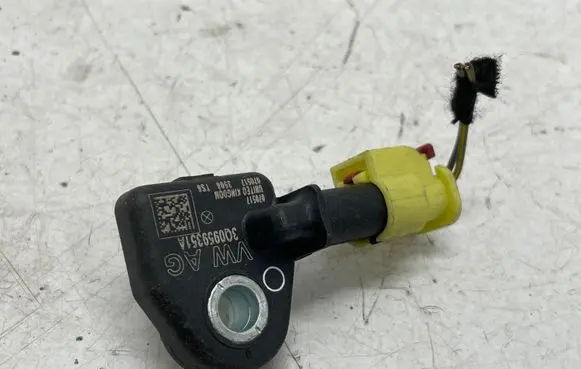Volkswagen PASSAT B8 Airbag deployment crash/impact sensor 3Q0959351A