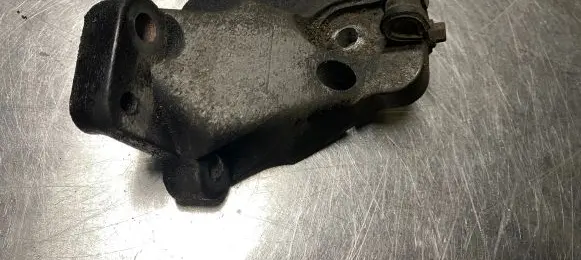 Volvo S80 Engine mounting bracket 30741567