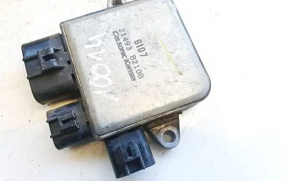 Nissan Leaf I (ZE0) Coolant fan relay 21493b210b