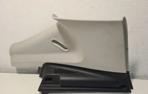 Mercedes-Benz A W169 (D)pillar trim (top) A1696902625