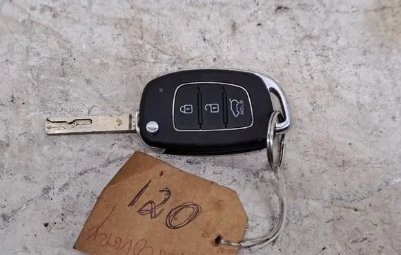 Hyundai i20 (BC3 BI3) Ignition key/card 