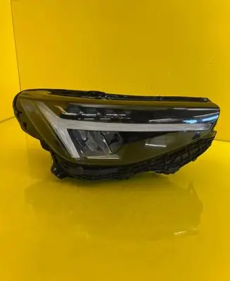 Volvo XC40 Headlight/headlamp 32420420