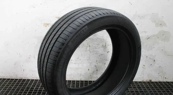 Tesla Model S R19 summer tire 24545R19 MICHELINPRIMACY4