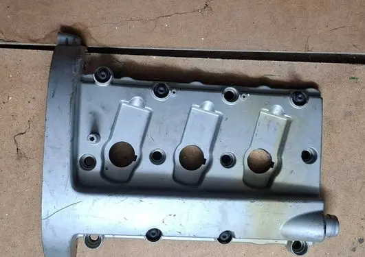 Audi A6 S6 C5 4B Rocker cam cover 06C103472