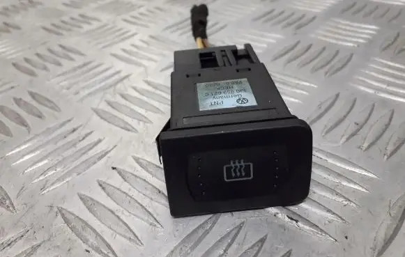 Volkswagen Golf IV Windscreen/window heater switch 1J0959621C