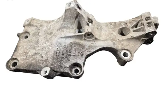 Volkswagen PASSAT B6 Generator/alternator bracket 038903143AF