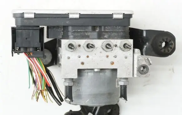 Volvo V60 ABS Pump 32214772