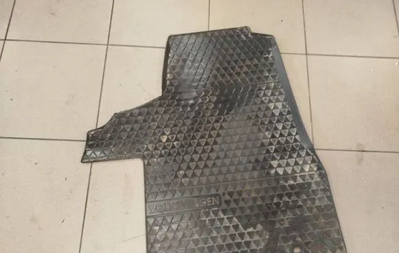 Volkswagen Transporter - Caravelle T5 Front floor mat 7H1061501 7H1061501P