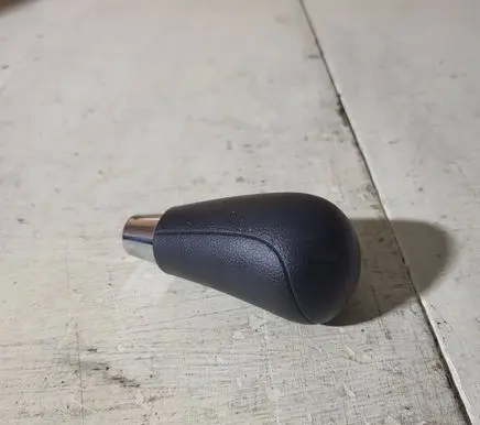 Mazda 5 Gear lever shifter trim leather/knob 