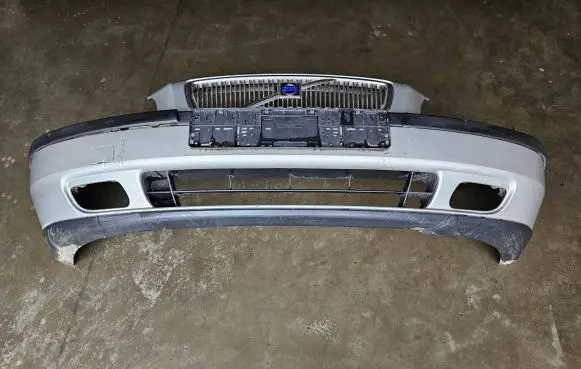 Volvo V70 Front bumper 09484238 2419 24419