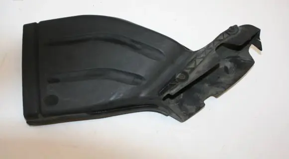Audi A4 S4 B6 8E 8H Air intake hose/pipe 8E0129618D