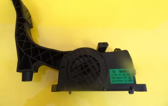 Skoda Fabia Mk2 (5J) Accelerator throttle pedal 0280755063