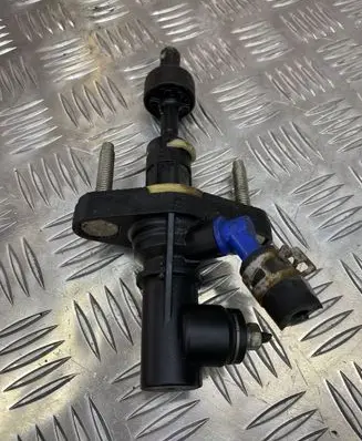 Toyota Yaris Clutch master cylinder 314200D111B2