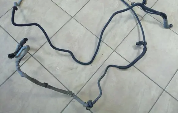 Peugeot 3008 II Engine coolant pipe/hose 9826302380 NE70075