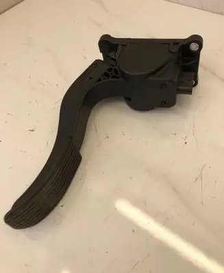 Mercedes-Benz Sprinter W906 Accelerator throttle pedal A9063000404 0280755023 ZGS009Q012