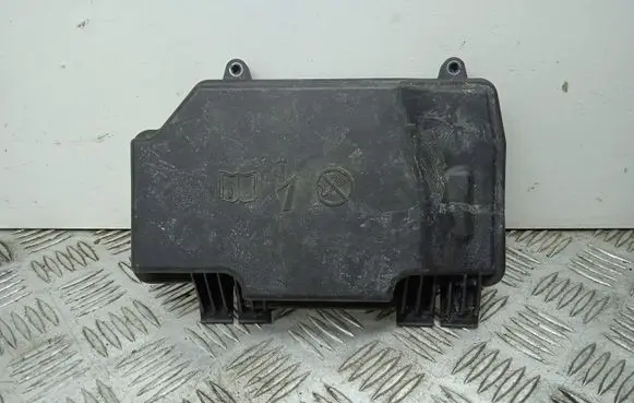 Mercedes-Benz C W205 Fuse box cover A2055402428