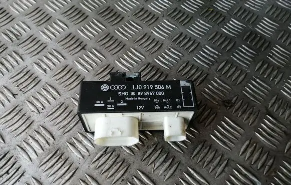 Skoda Roomster (5J) Coolant fan relay 1J0919506M 898967000