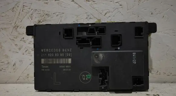 Mercedes-Benz E W211 Door control unit/module 2118208385