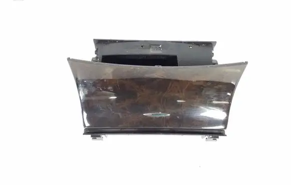 Mercedes-Benz CLS C219 Ashtray (front) A2116802852