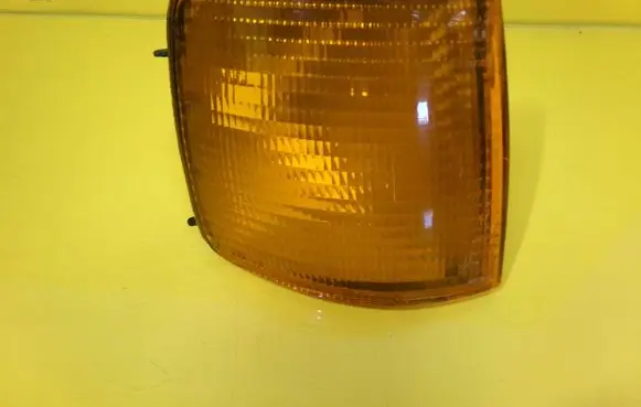 Volkswagen PASSAT B3 Front indicator light 357953050