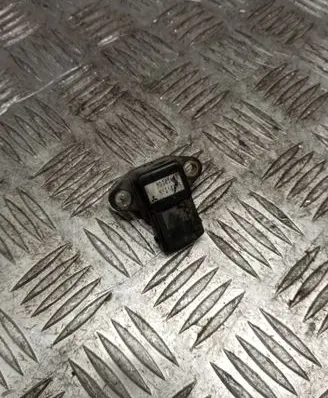 Mitsubishi Galant Air pressure sensor MD305600