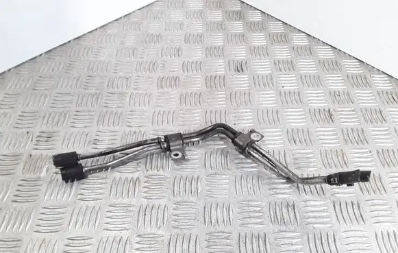 Volvo V50 Fuel line pipe