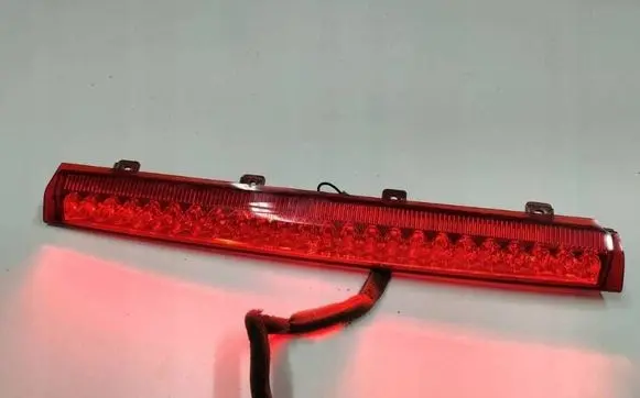 Hyundai Santa Fe Third/center stoplight 927002B0