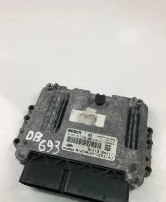 Hyundai i30 Engine control unit/module ECU 391132A411 0281017206