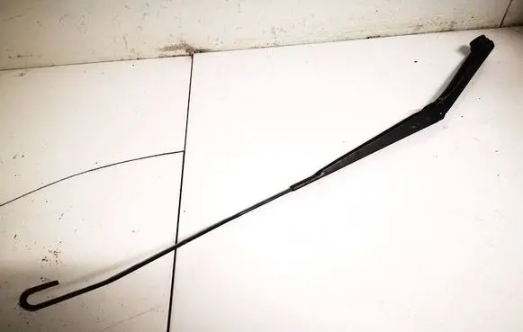 Nissan Juke I F15 Front wiper blade arm w000014867