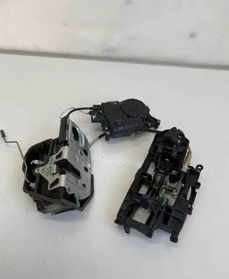 BMW 5 F10 F11 Coupe door lock (next to the handle) 7185691