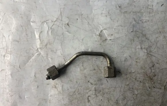 Jeep Grand Cherokee (WK) Fuel injector supply line/pipe 