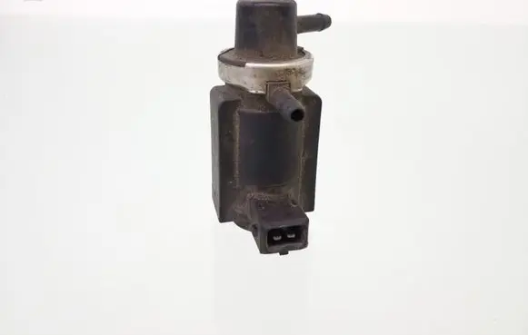 Audi A4 S4 B5 8D Turbo solenoid valve 8D0906627 98T170 72190332
