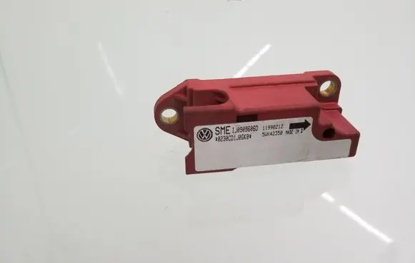 Volkswagen Golf IV Airbag deployment crash/impact sensor 1J0909606D