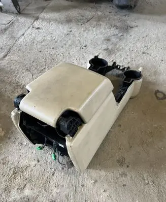 Land Rover Discovery 3 - LR3 Armrest 