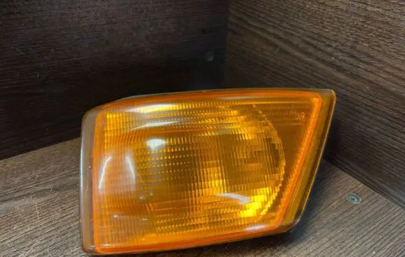 Iveco Daily 3rd gen Front indicator light 504104465 1315106148