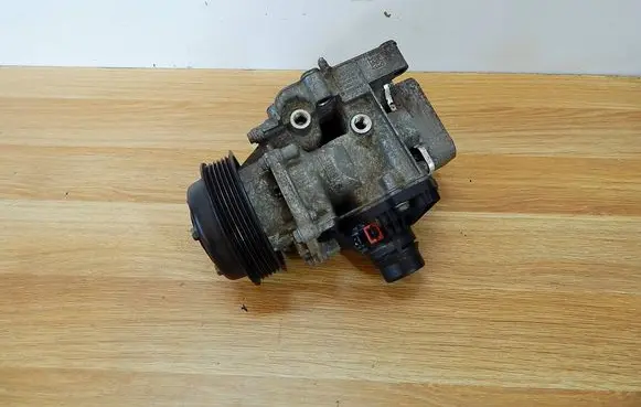 Opel Insignia A Water pump 55570283 55572766 55585148