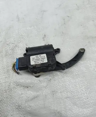Skoda Yeti (5L) Air flap motor/actuator 3C1907511A