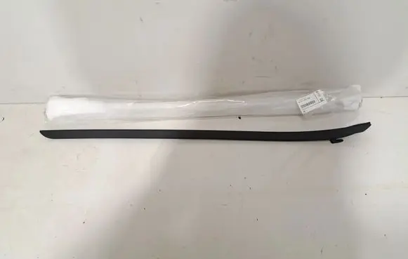 BMW 2 F45 Windshield trim 7301036