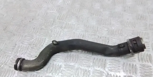 Volvo V70 Engine coolant pipe/hose