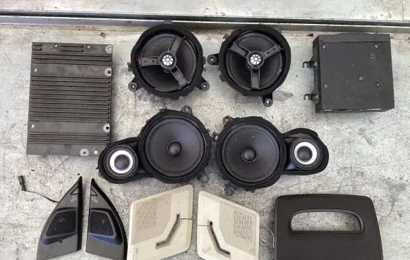 Volvo XC90 Audio system kit 31310003 31310001