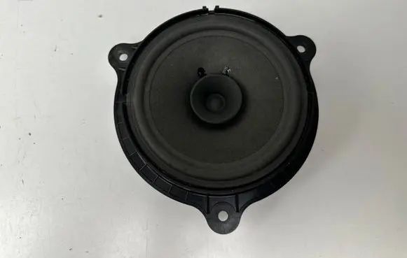Nissan Qashqai Front door speaker