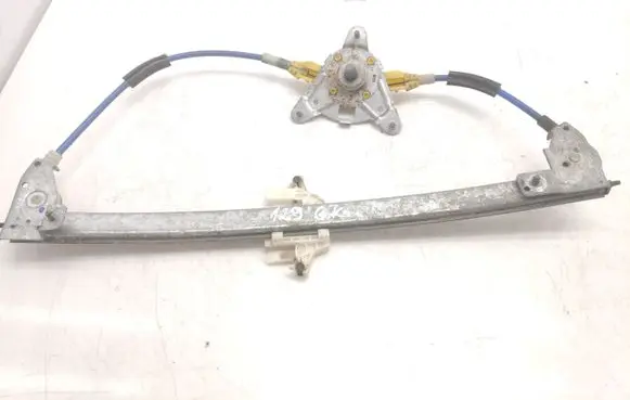 Rear door manual window regulator