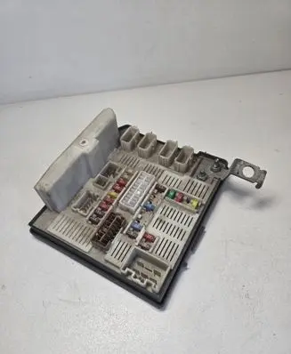 Renault Scenic II - Grand scenic II Fuse module 8200481866