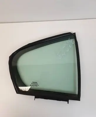 Toyota Avensis T270 Rear vent window glass 6818805060 43R001583