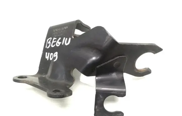 Volvo V70 Gear shift cable bracket 30729335