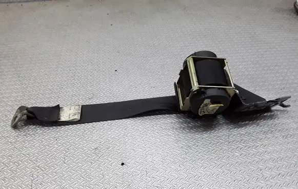 Mazda 3 I Rear seatbelt E40433009