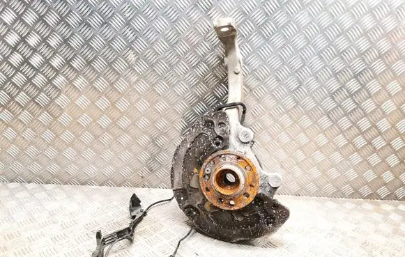 Mercedes-Benz EQC Front wheel hub A2533320101