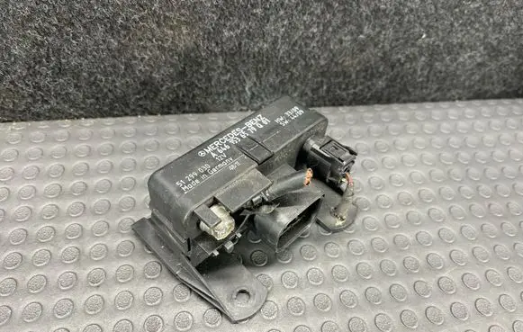 Mercedes-Benz C W203 Glow plug pre-heat relay A6461536579
