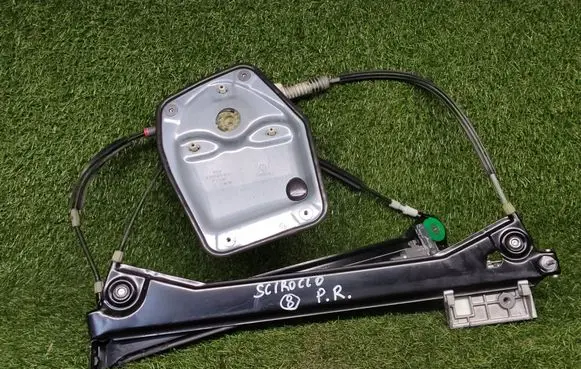 Volkswagen Scirocco Front door manual window regulator 1K8837462G